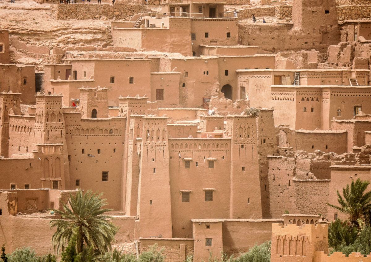 Merzouga desert tour with camel ride and overnight stay in luxury Berber camp with Atlas Elite Tours